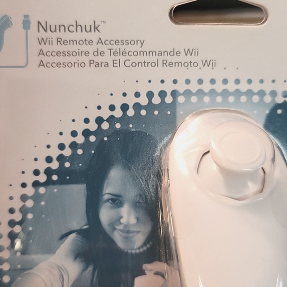Nintendo Wii Nunchuk Remote Accessory - Picture 2 of 8